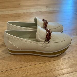 Coconuts by Matisse Beige Platform Loafers Chain Detail Size US 8 Preppy